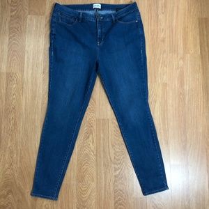 rebel wilson pin up skinny jeans